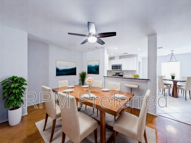 Building Photo - 1131 W 24th St