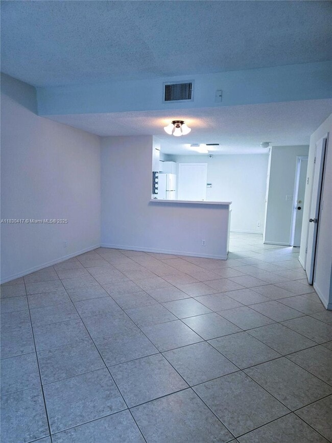 Building Photo - 1210 Sorrento Dr