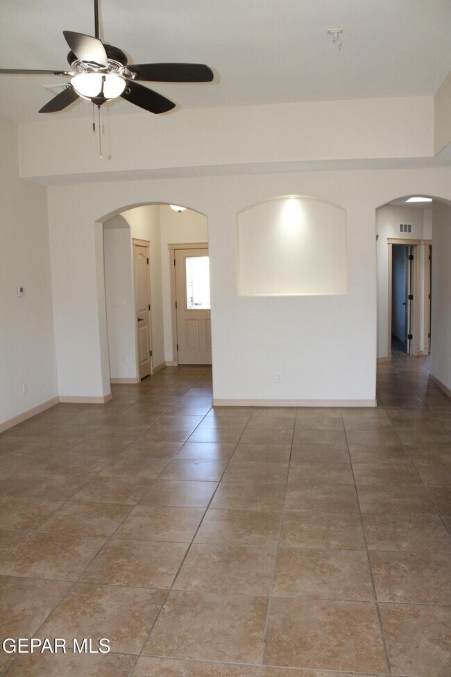 Building Photo - 3060 Cascade Point