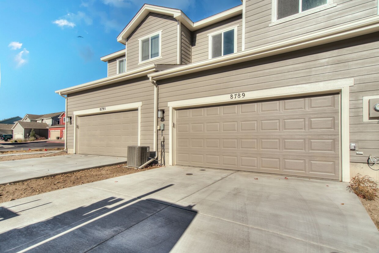 Primary Photo - Newer Townhouse in Wolf Ranch, D#20