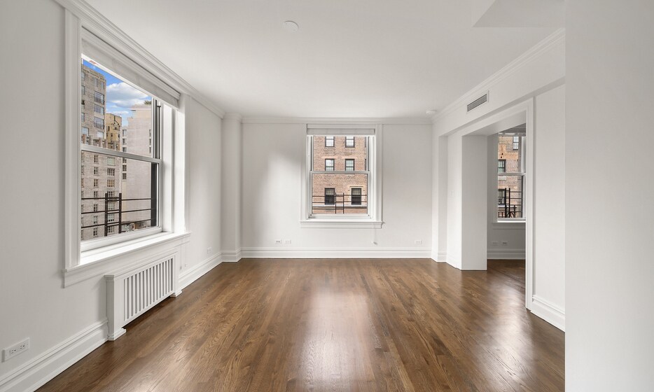 Primary Photo - 1166 Lexington Ave