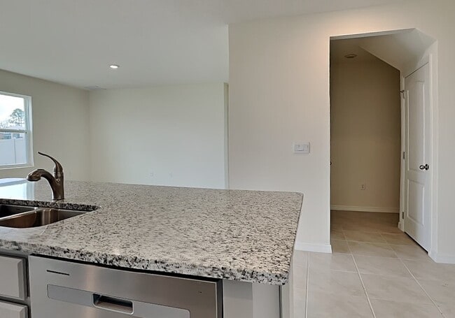Foto del edificio - 5246 Mahogany Dr