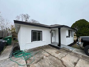 Building Photo - 11302 Murr Way