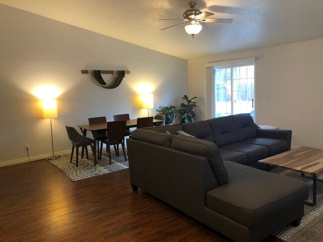 Foto del edificio - Ranch style home close to river & trails, ...