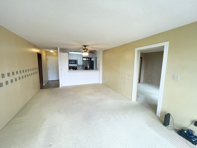 Foto del edificio - Country Club Plaza - 2 bedroom, 2 bathroom unit with 2 PARKING STALLS