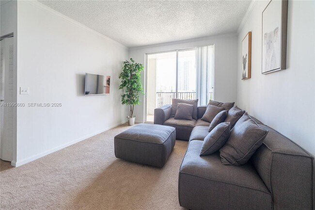 Foto del edificio - 17100 N Bay Rd