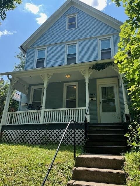 Building Photo - 165 Benton St