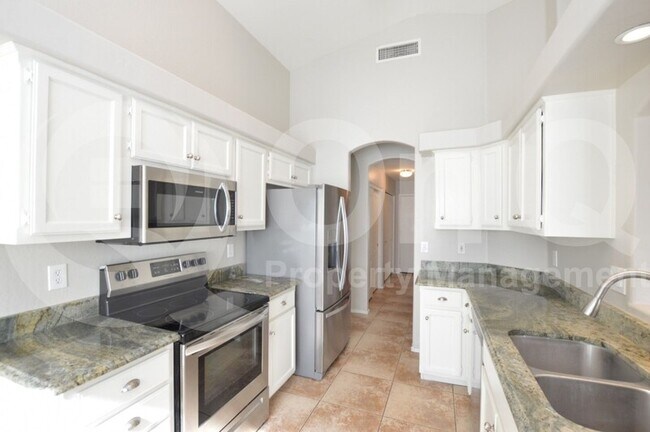 Foto del edificio - 1023 W Chilton Dr