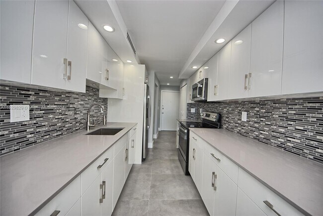 Foto del edificio - 1660 NE 191st St