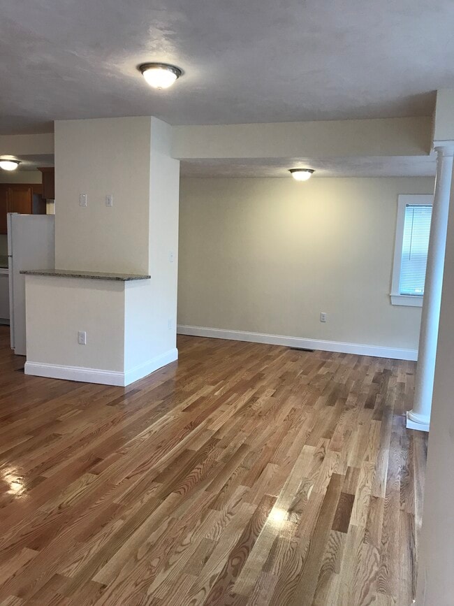 Foto del edificio - 18 Rockdale Ave