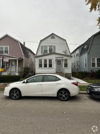 Building Photo - 5204 N Ludlam Ave