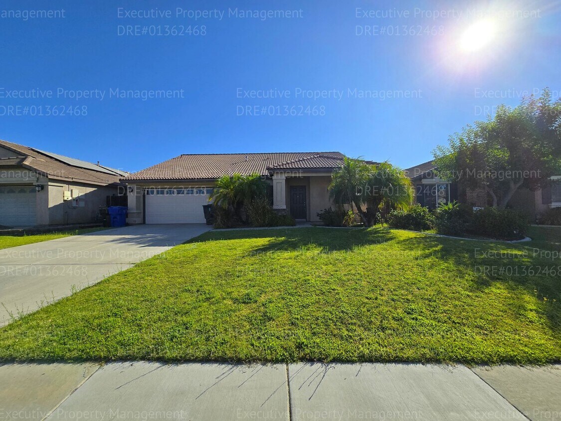 Foto principal - Spacious 4 bedroom 2 bathroom home