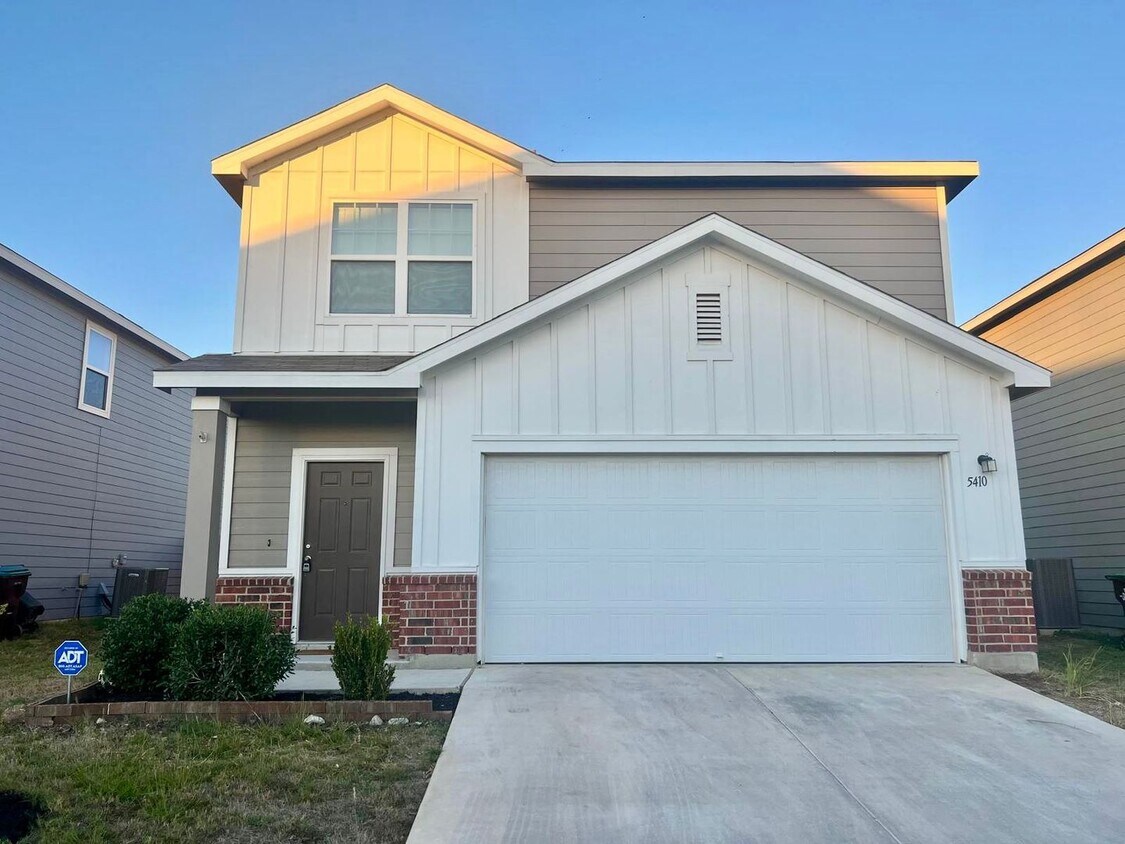 Photo - For Rent 5410 Rue Girard, Converse, TX 78109