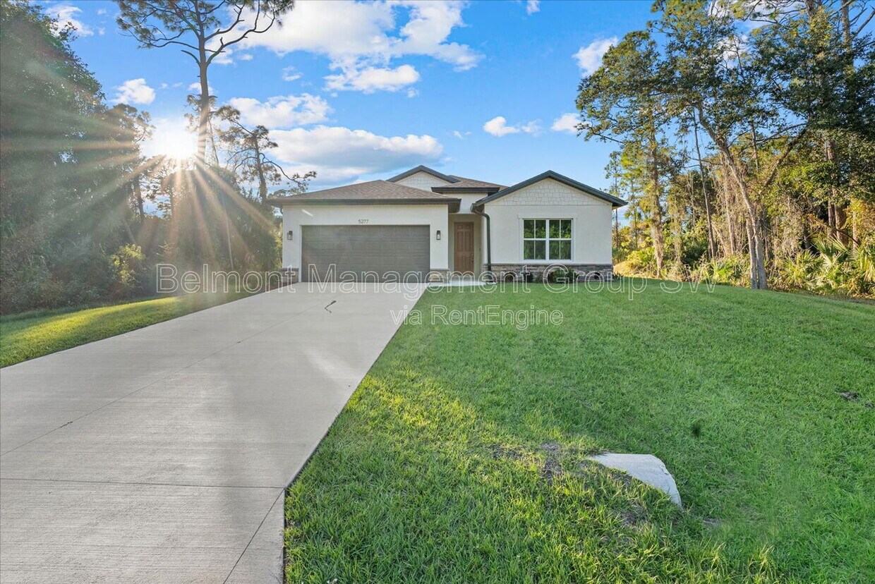 Foto principal - 5277 Vantage St