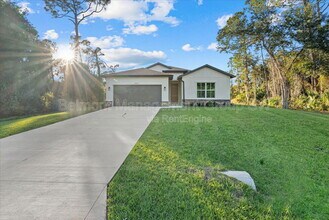 Building Photo - 5277 Vantage St