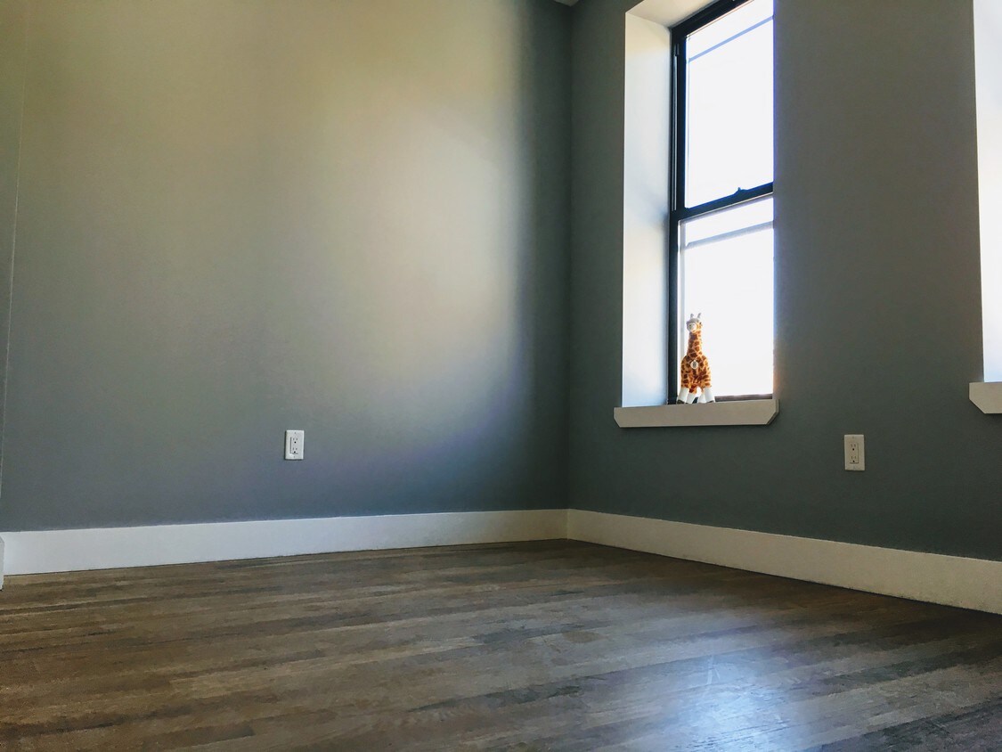 Foto principal - 613 Woodward Ave