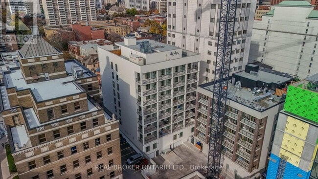 Photo du bâtiment - 169-169 James St S