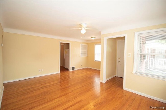 Foto del edificio - 2360 Ellwood Ave