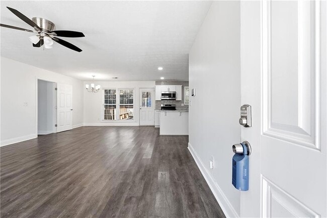 Building Photo - 2535 Ridgecrest Dr NW