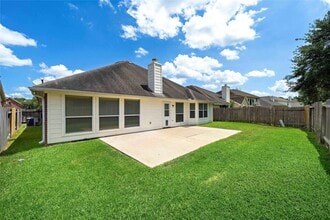 Building Photo - 9010 Carriage Point Dr