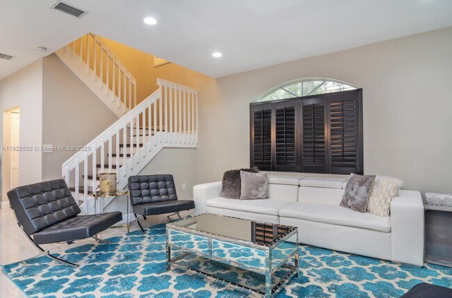 Foto del edificio - 1140 Chestnut Ln