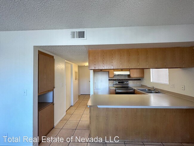 Building Photo - 2 br, 2 bath House - 1904 Lirio Way, Unit B
