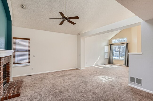 Building Photo - Evolve Real Estate and Property Management: Wonderful Home Available for move in on May 3rd!