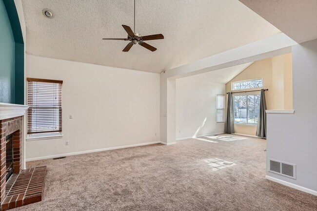 Foto del edificio - Evolve Real Estate and Property Management: Wonderful Home Available for move in on May 3rd!