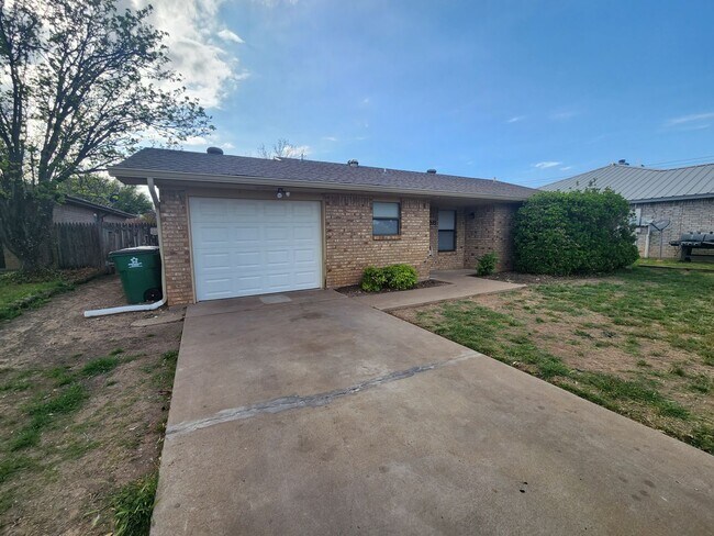 Foto del edificio - Welcome to your dream home! Beautiful 3 be...