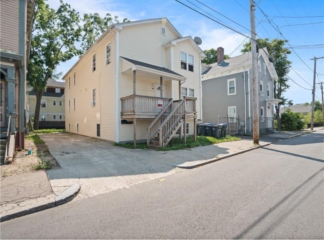 Primary Photo - 20 Cromwell St