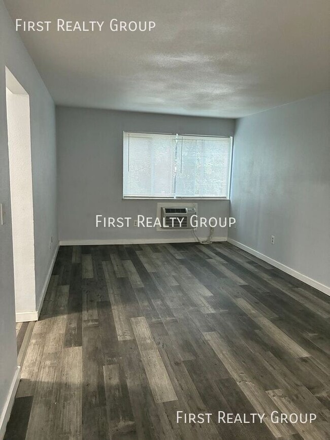 Foto del edificio - 5620 N Main St
