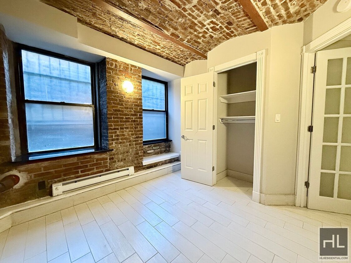 Foto principal - East 18th Street