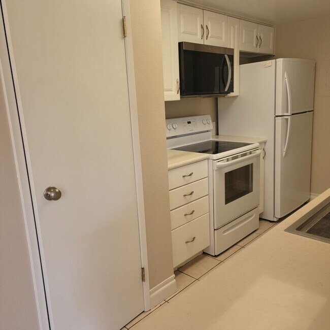 Foto del edificio - Townhouse Condo 2 + 1