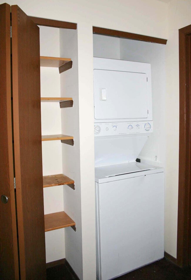 Building Photo - Garden Point Apartments