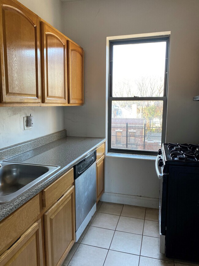 Kitchen - 4515 48th St