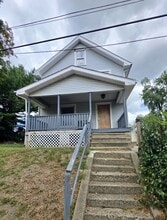 Building Photo - 1411 Laiblin Pl NE