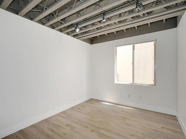 Building Photo - 4134 Adams Ave