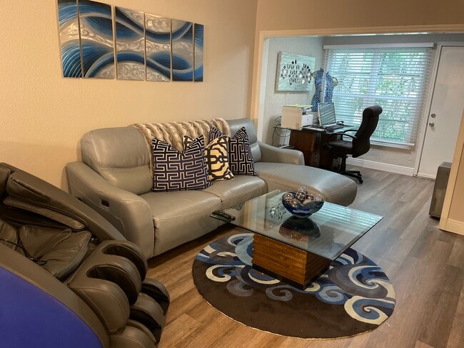 Photo - 3034 Eastland Blvd Apartment