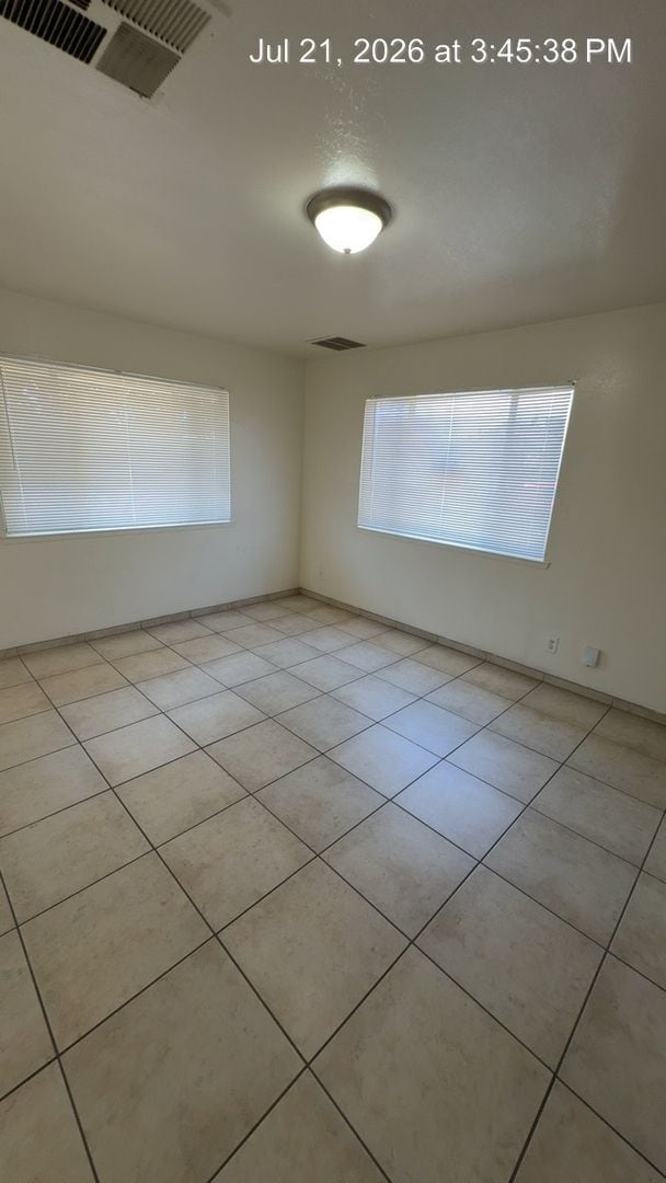 Building Photo - 3053