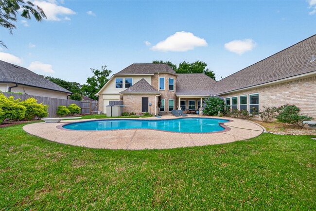 Foto del edificio - 15106 Dawnbrook Dr