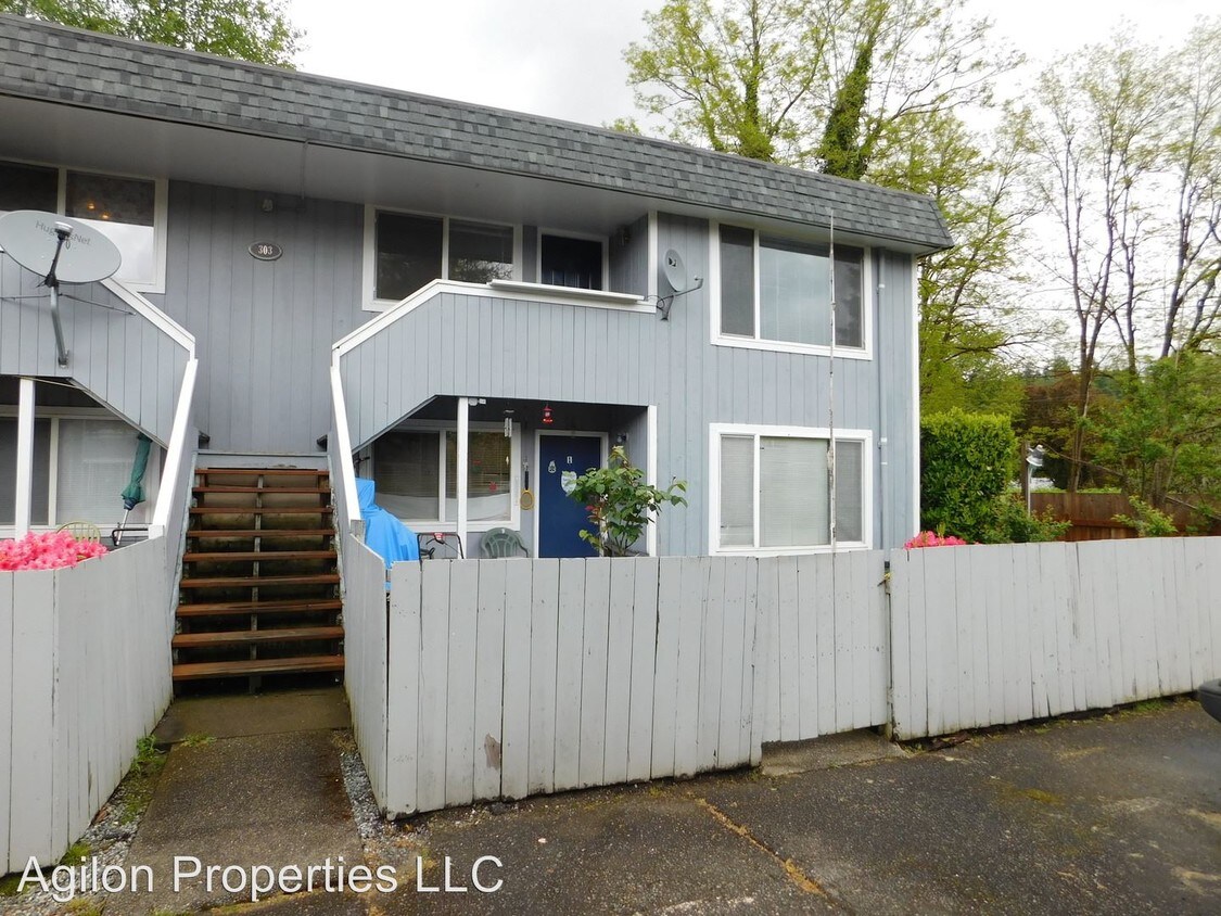 Primary Photo - 303 T St SE