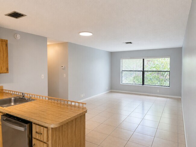 Foto del edificio - 10355 NW 35th St