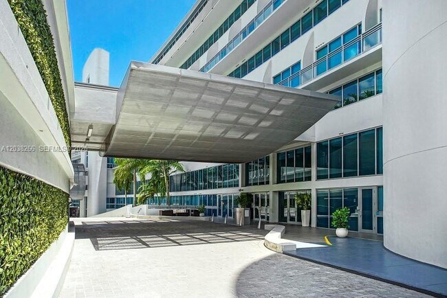 Foto del edificio - 2950 NE 188th St