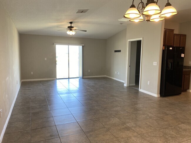 Building Photo - 10505 Fairy Moss Ln