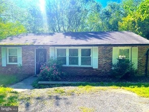 Building Photo - 6740 Solomons Island Rd N