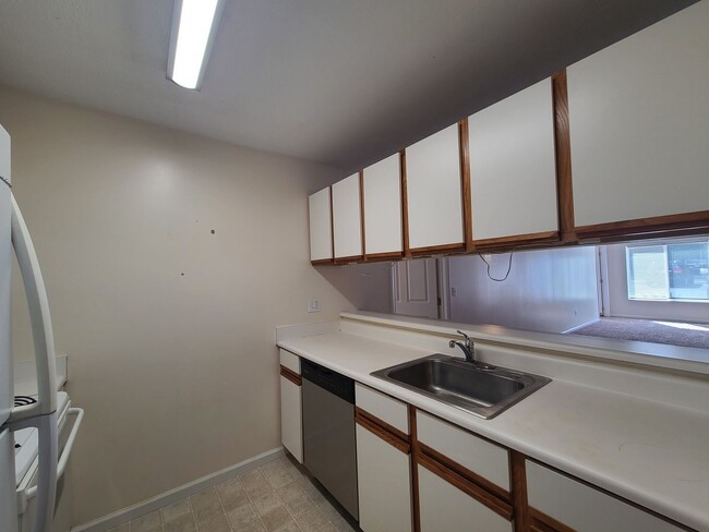 Building Photo - 4 br, 4 bath House - 2101 University Commo...