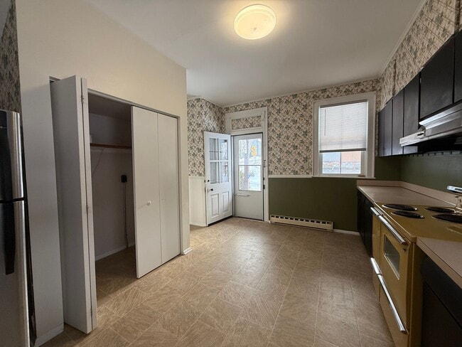 Foto del edificio - Pine Grove Mills Apartment!