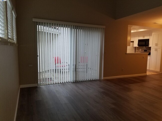 Foto del edificio - 7258 Cronin Cir
