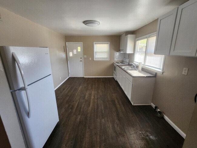 Foto del edificio - 2844 Club Plaza Rd