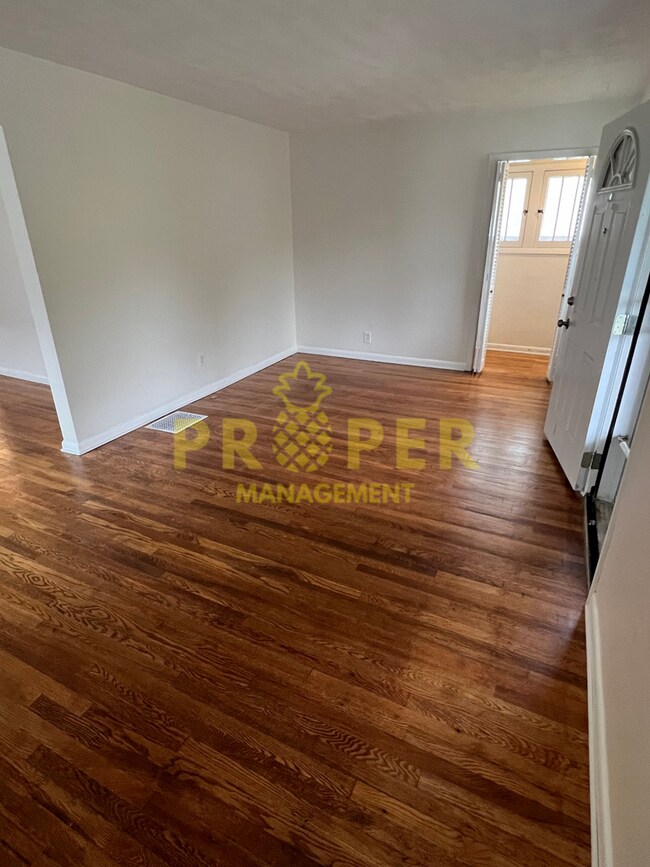 Foto del edificio - 2 bedrooms 1 bathroom house for rent